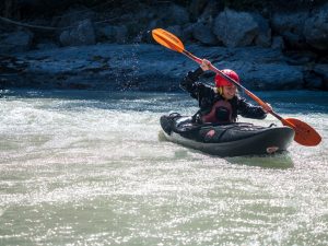 Kayak instructor les vagues à bonds kayak school packraft
