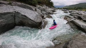 boof kayak guiding les vagues à bonds alpes stages school
